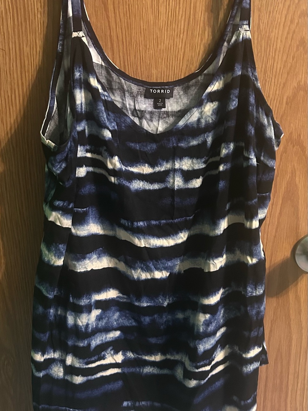 TORRID women’s size 2 Navy and White Watercolor Stripe Tank